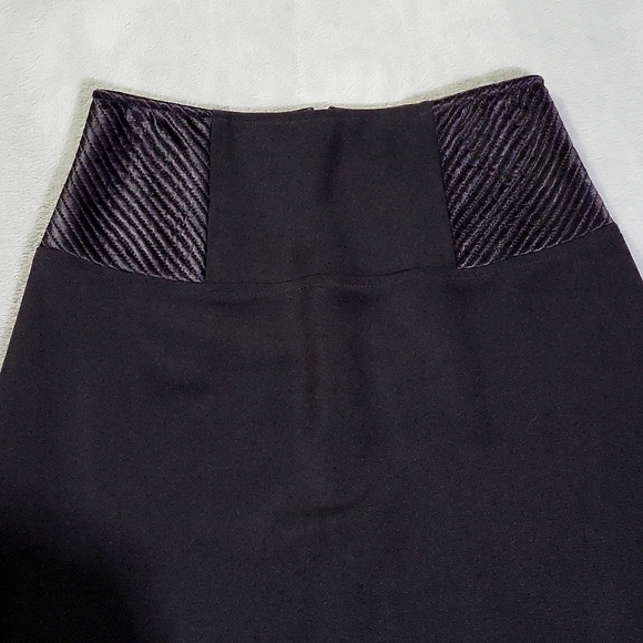 Like New Moda International Pencil Skirt - Picture 2 of 11